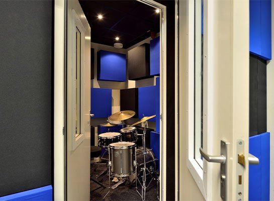akustik stüdyo kapısı